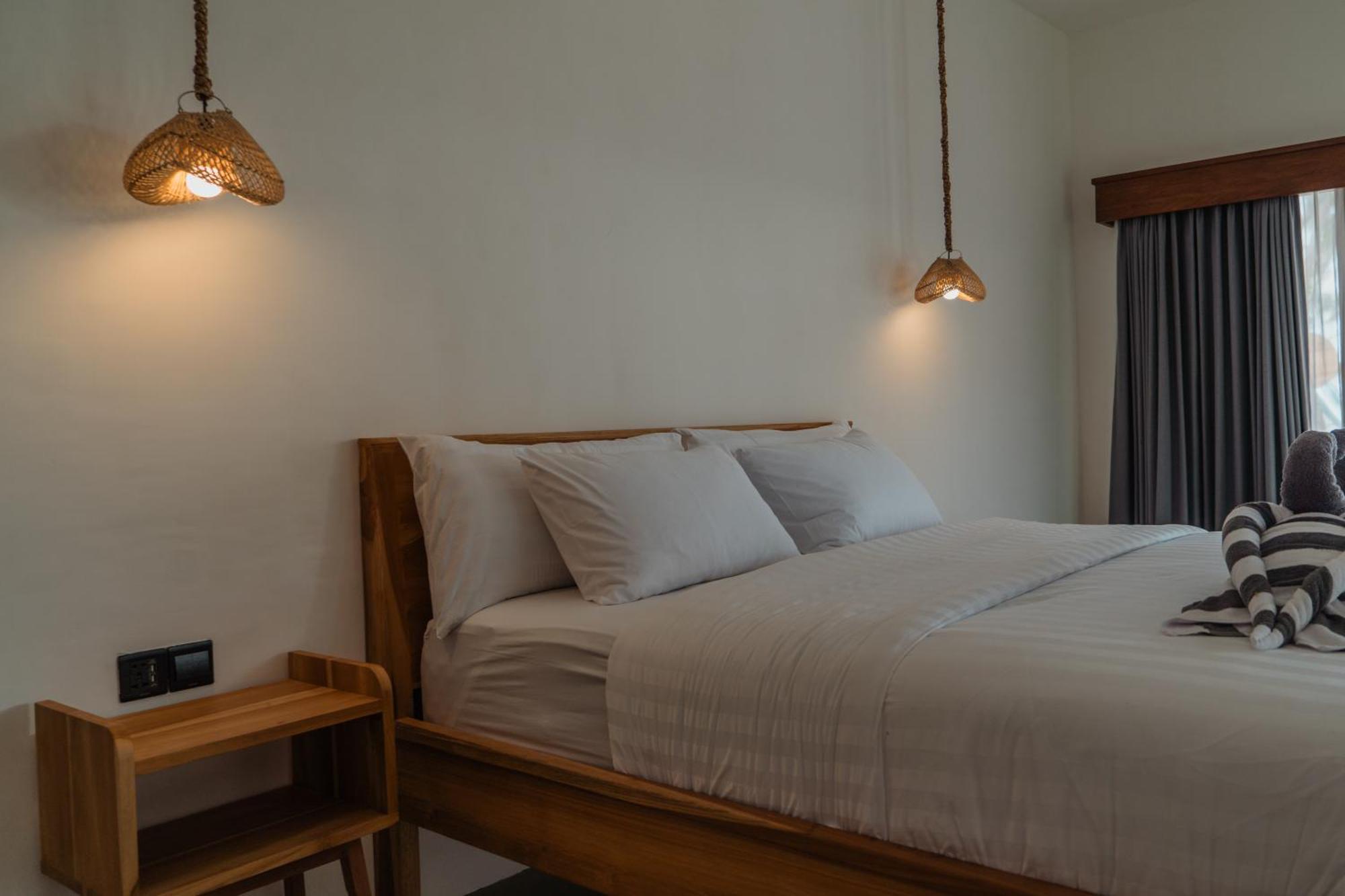 Sunscape Villa - Beachfront And Private Pool Gili Air Esterno foto