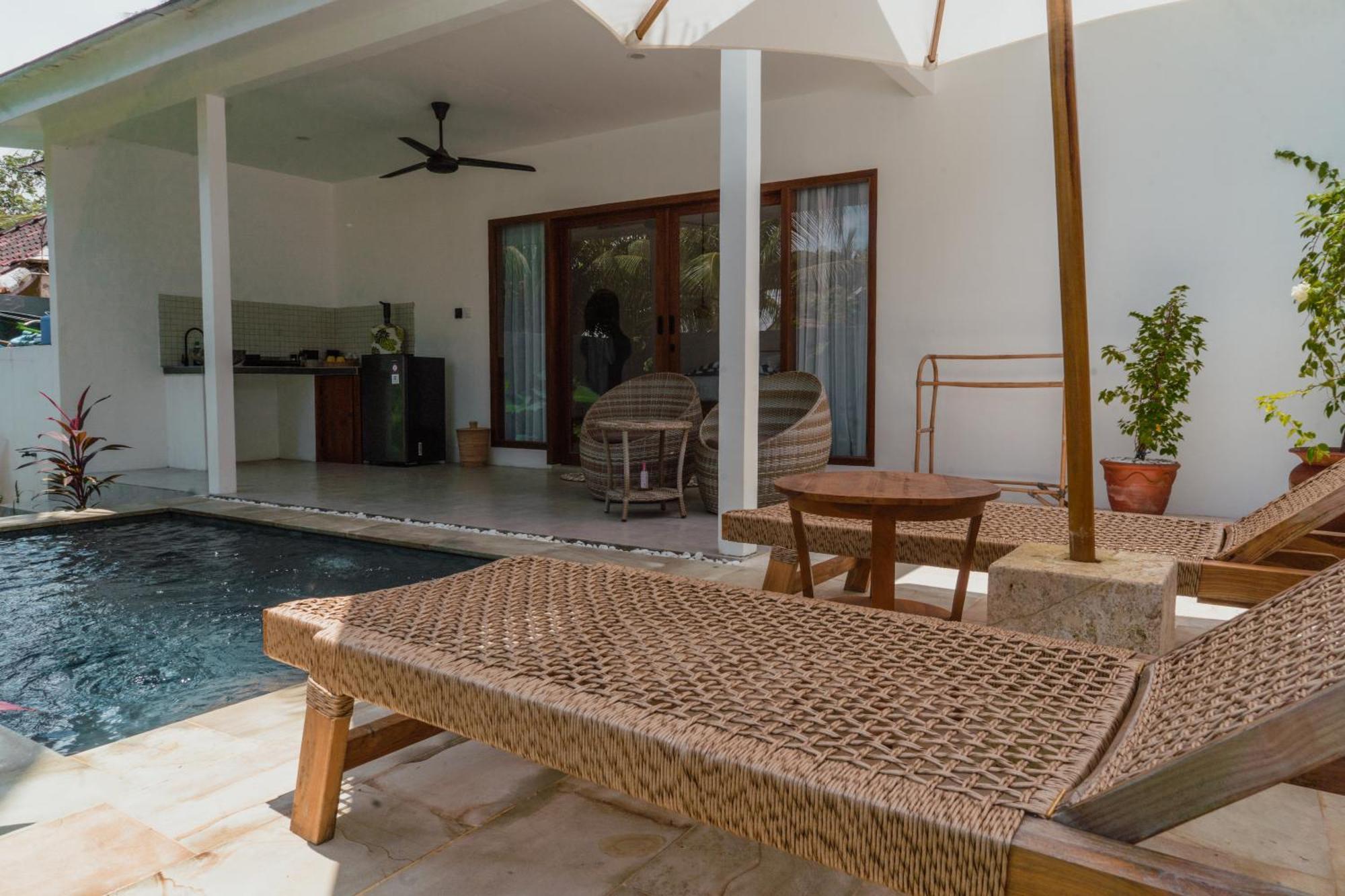 Sunscape Villa - Beachfront And Private Pool Gili Air Esterno foto